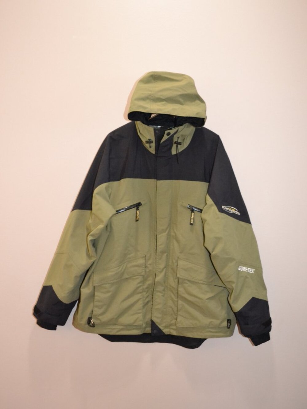 Bass Pro Shops Pro Qualifier Gore-Tex Waterproof Fishing Rain Jacket Men’s XL